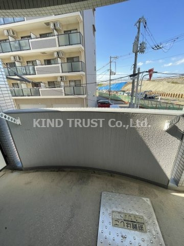 レディースパインヒル北梅田のバルコニー|バルコニー付きです