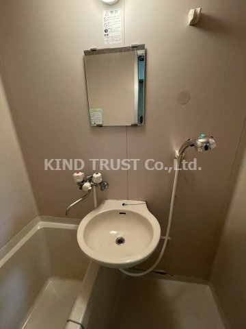 レディースパインヒル北梅田の浴室|コンパクトで使いやすいお風呂です