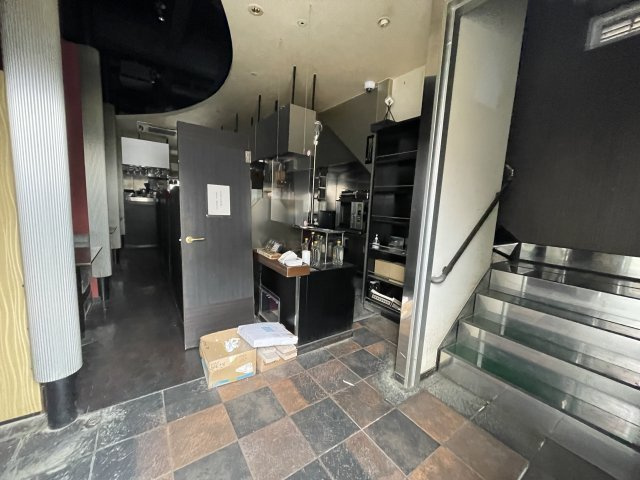 大手町　居酒屋あと貸店舗３階建のエントランス|１階　入口