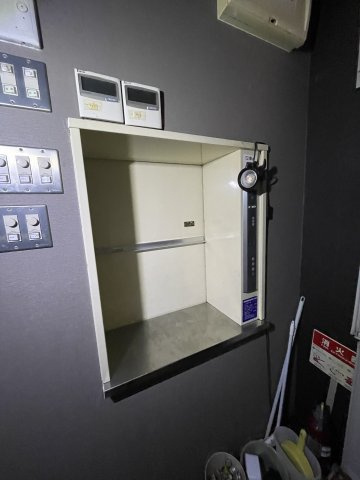 大手町　居酒屋あと貸店舗３階建の設備|３階　食品エレベーター