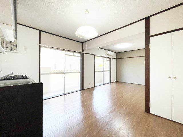 パルティーレ八万町の居間・リビング