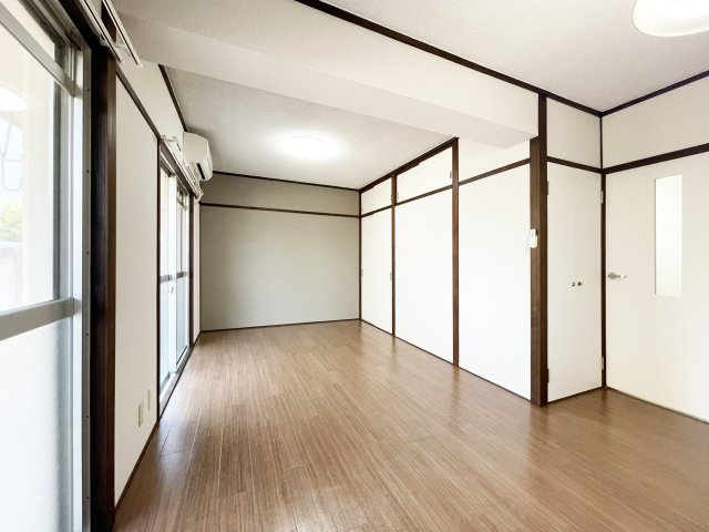 パルティーレ八万町の居間・リビング