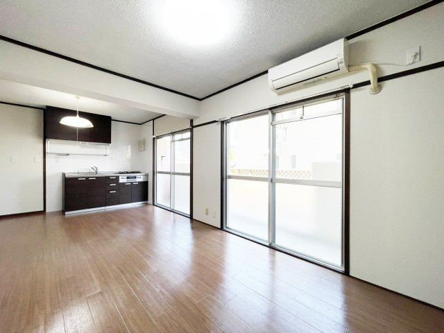 パルティーレ八万町の居間・リビング