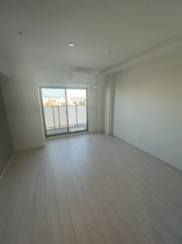 仲介手数料0円！！S-RESIDENCE平安通の居間・リビング