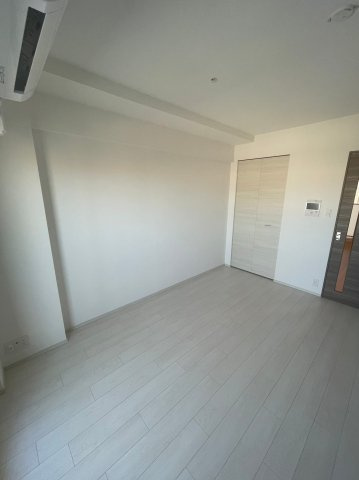 仲介手数料0円！！S-RESIDENCE平安通の居間・リビング