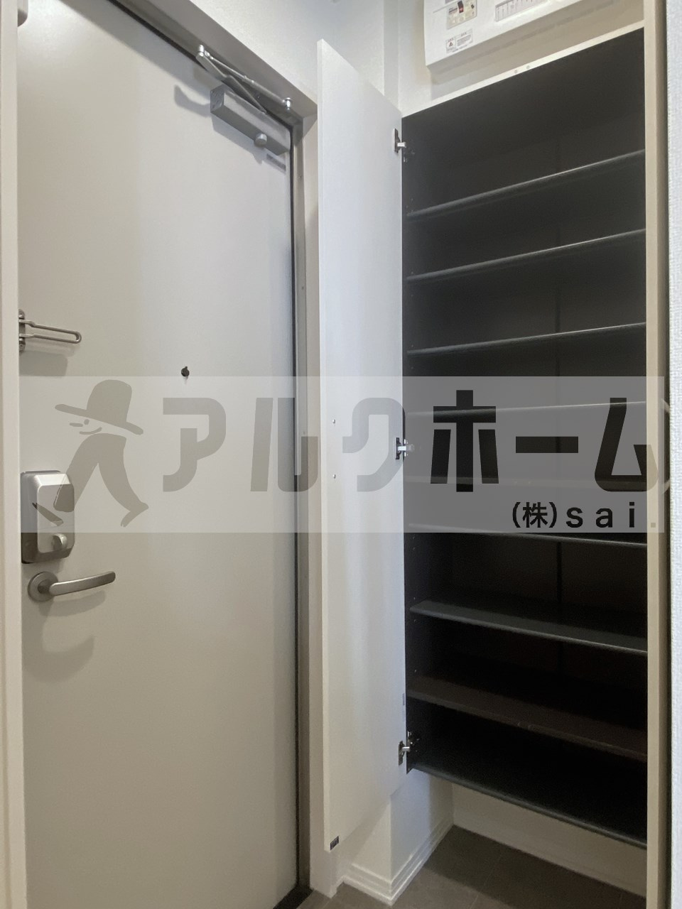 ラフィーネ八尾東の玄関
