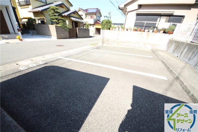 ラフィネiの駐車場|カースペースがあります