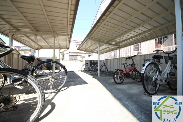 ラフィネiのその他共用部分|駐輪場があります