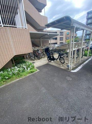 ドゥーエ妙典の駐車場