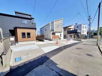 【前面道路含む現地写真】