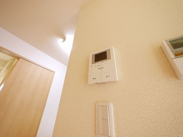 ルミナスＡ・Ｂ（櫟本町）のセキュリティ|モニターインターホンです