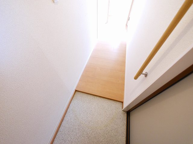 ルミナスＡ・Ｂ（櫟本町）の玄関|落ち着いた玄関です