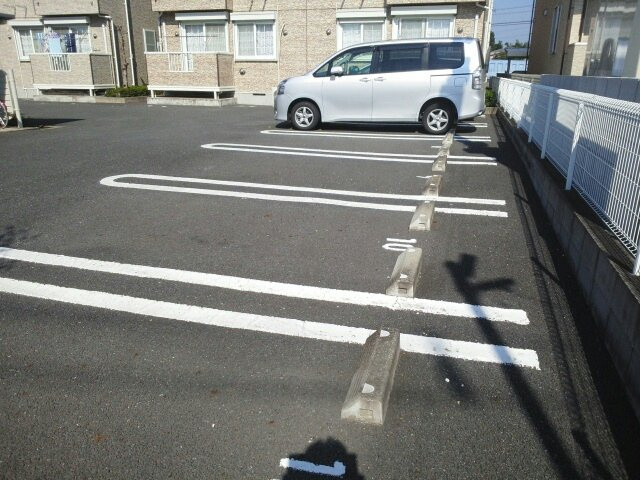 ウィロー・マーシュBの駐車場