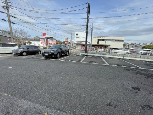サンシティウィンディコートの駐車場