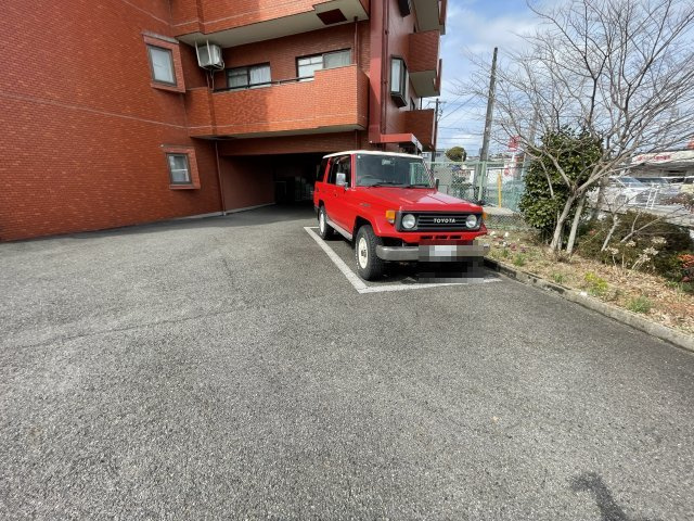 サンシティウィンディコートの駐車場
