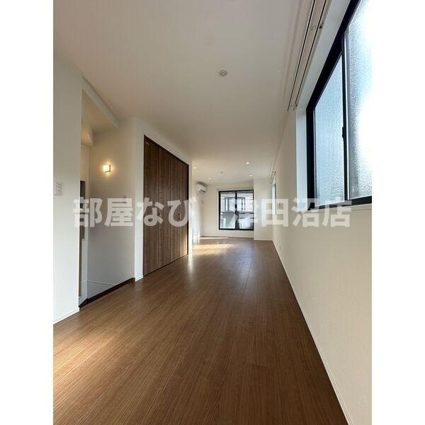 船橋市前原西３丁目の一戸建ての居間・リビング|こちらの居間で趣味の時間をお楽しみください