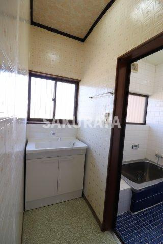 近藤方貸家の洗面所|現況と異なる場合があります。