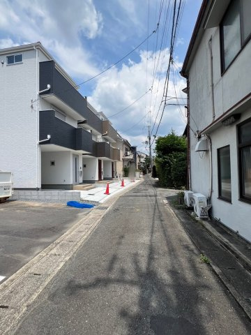太秦井戸ケ尻町【6区画】5号地の前面道路含む現地写真