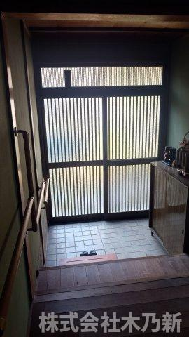鴨方町鴨方売家の玄関