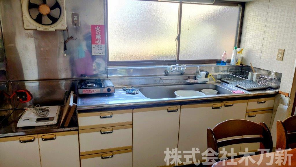 鴨方町鴨方売家のキッチン