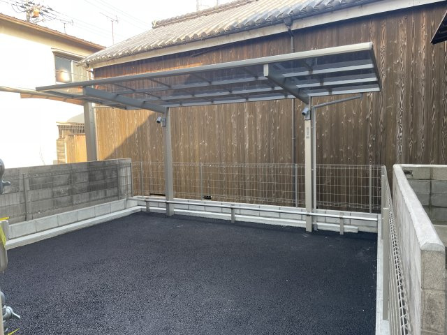 元町ハウスの駐車場