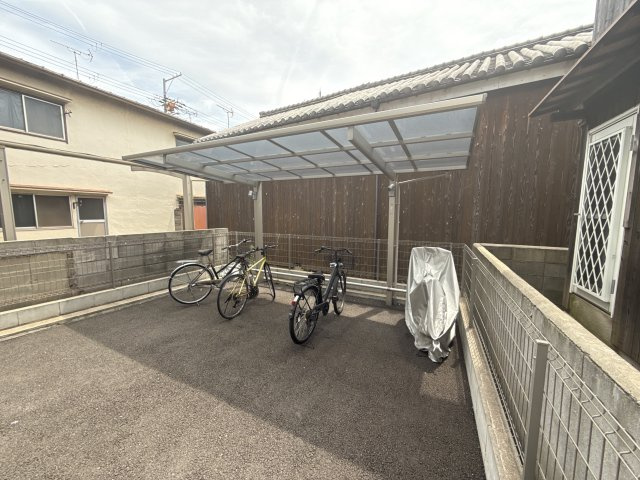 元町ハウスの駐車場