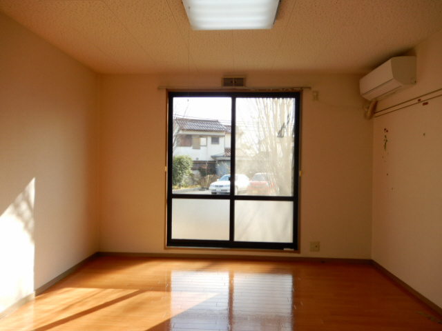 ブライストンハイツの居間・リビング