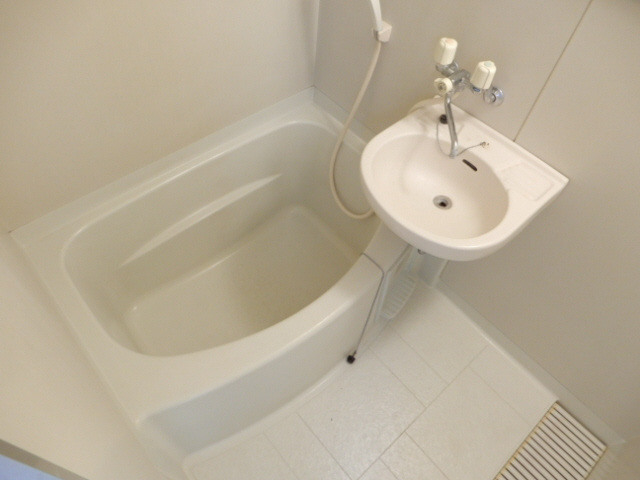 ブライストンハイツの浴室