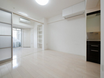 【居間・リビング】 | セレニテ梅田EST