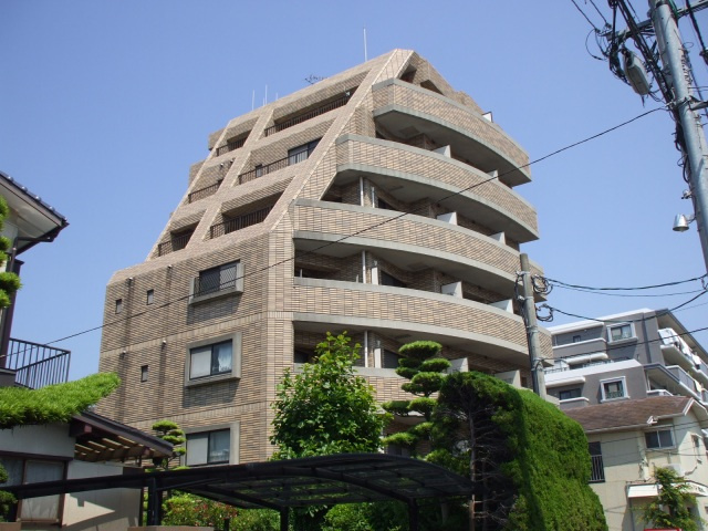 【エントランス】 | ロイヤルコート大橋南