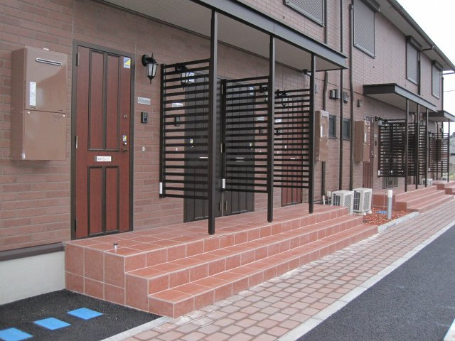 アオーラ泉Bのエントランス