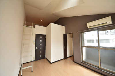 【居間・リビング】 | コンフォートベネフィス高宮8 | 別号室の写真になります。現況優先。