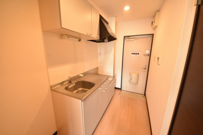 【玄関】 | コンフォートベネフィス高宮8 | 別号室の写真になります。現況優先。