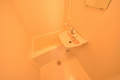 【洗面所】 | コンフォートベネフィス高宮8 | 別号室の写真になります。現況優先。