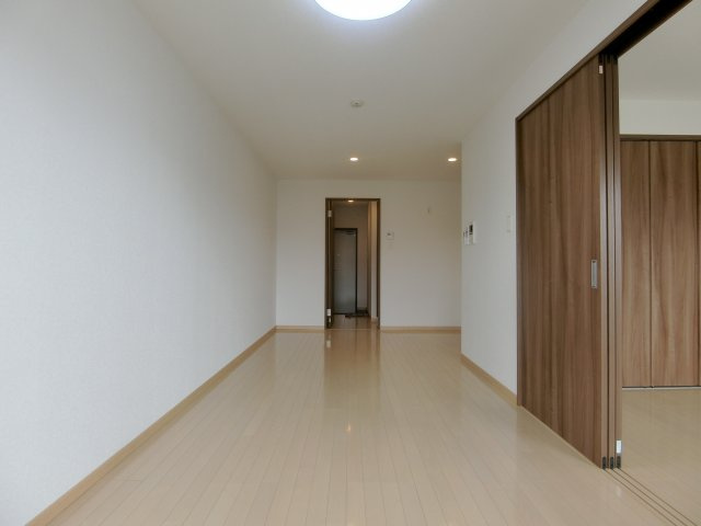 スカイマンションｋの居間・リビング|303号室の写真