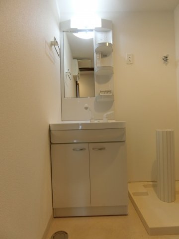 スカイマンションｋの洗面所|303号室の写真