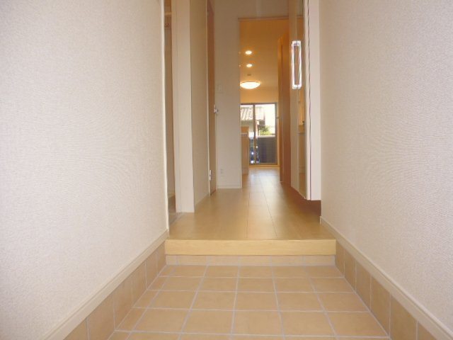 グランド・ルミエール北畝Ⅰの玄関