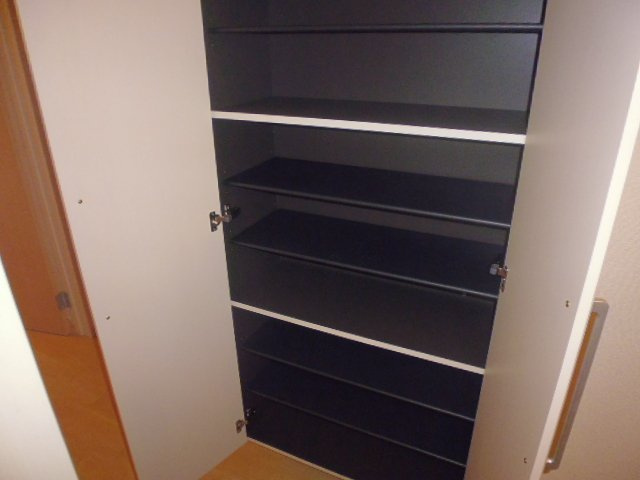 グランド・ルミエール北畝Ⅰの玄関|シューズボックス