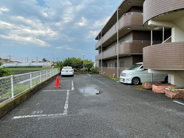 フラワーシャトルの駐車場