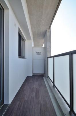 【バルコニー】 | LIBTH千代 | 別号室の写真になります。現況優先。