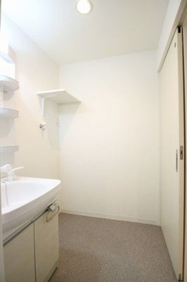 【洗面所】 | ベルウッドコート塩原 | 別号室の写真になります。現況優先。