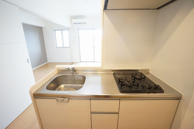 【キッチン】 | プリュネル荒江 | 別号室の写真になります。現況優先。