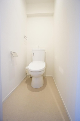 【トイレ】 | プリュネル荒江 | 別号室の写真になります。現況優先。