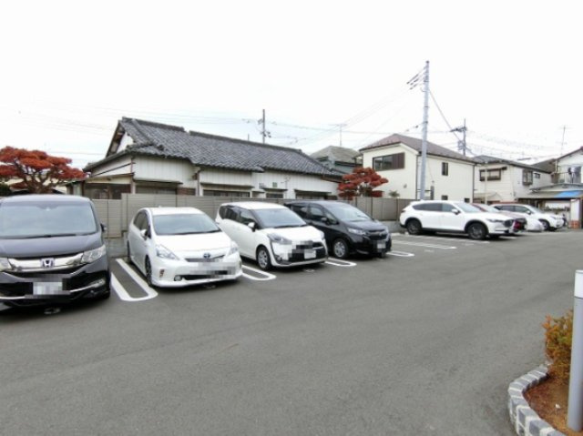 ヴェルソーマの駐車場