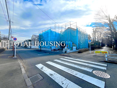 【前面道路含む現地写真】 | 小平市花小金井4丁目　新築戸建　全1棟