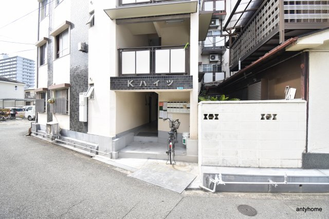 Kハイツ　仲介手数料無料のエントランス