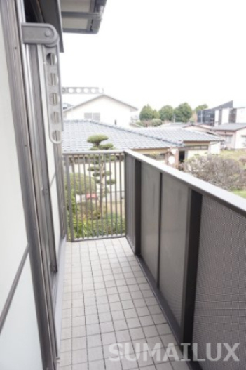 熊本市東区桜木２丁目のアパートのバルコニー