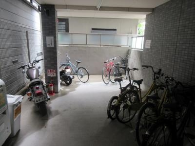 アーバンロイヤルの駐車場|駐輪場