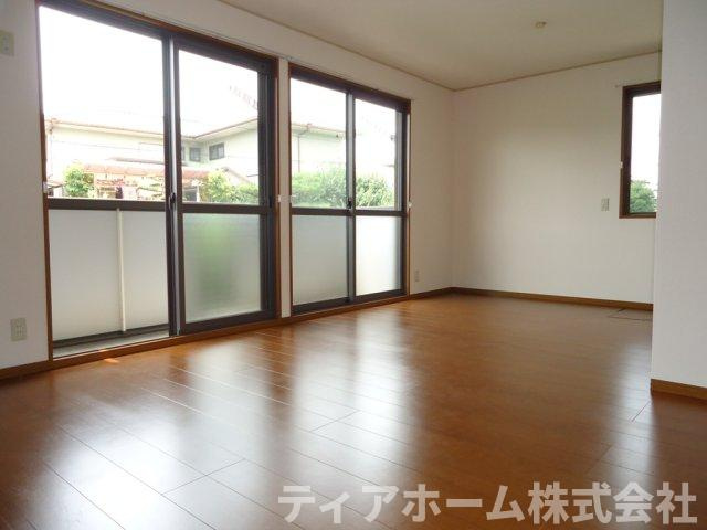 香芝市真美ヶ丘１丁目のハイツの居間・リビング|おしゃれなリビングです