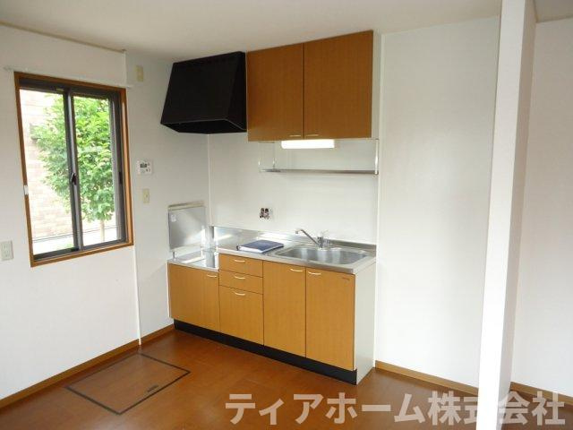 香芝市真美ヶ丘１丁目のハイツのキッチン|コンパクトなキッチンで掃除もラクラク